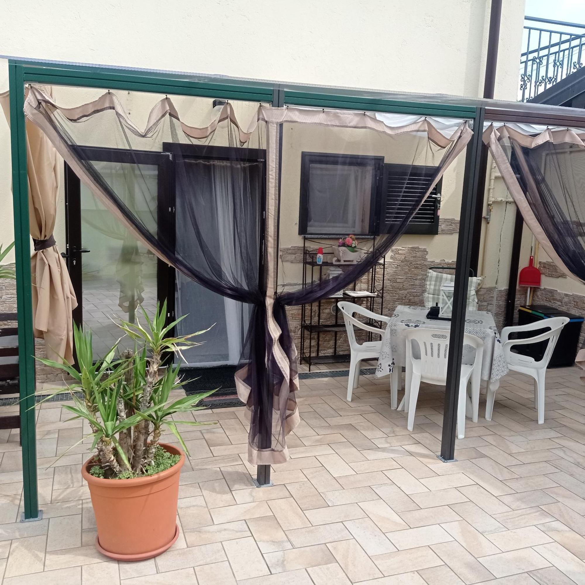 Villa Verde Bed And Breakfast Uggiate-Trevano Rom bilde